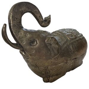 ANTIQUE➕SE Asian Silver-plated Brass Elephant Form Betel Box.